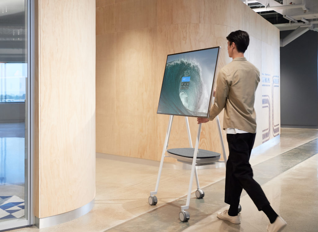 Concentrati, Impegnati e connessi con Surface Hub 2S