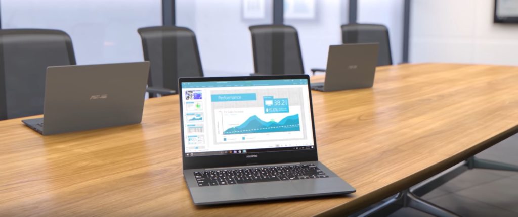 ASUS cala 4 assi per chi è sempre in movimento ASUS