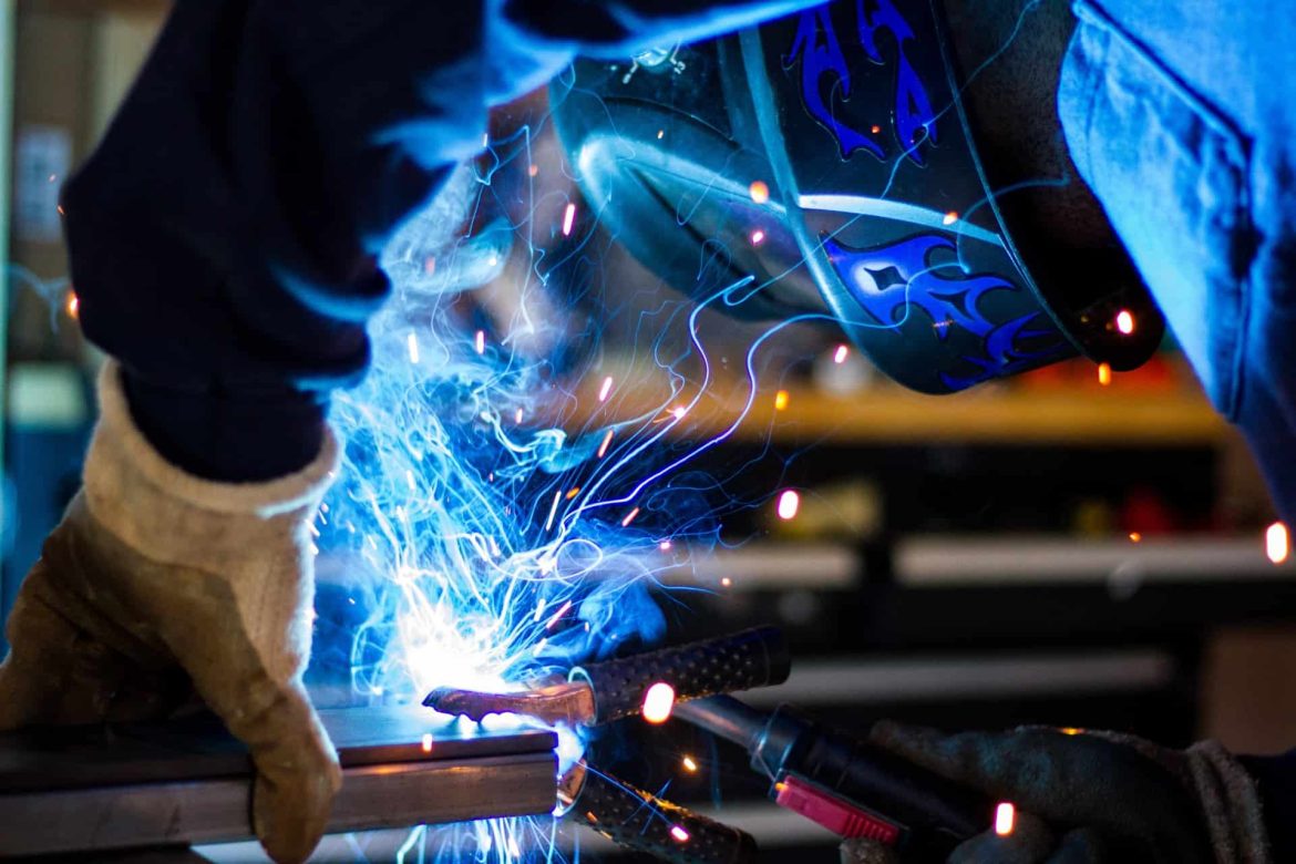 Smart Factory: Incentivi, cobot e formazione per la fabbrica intelligente