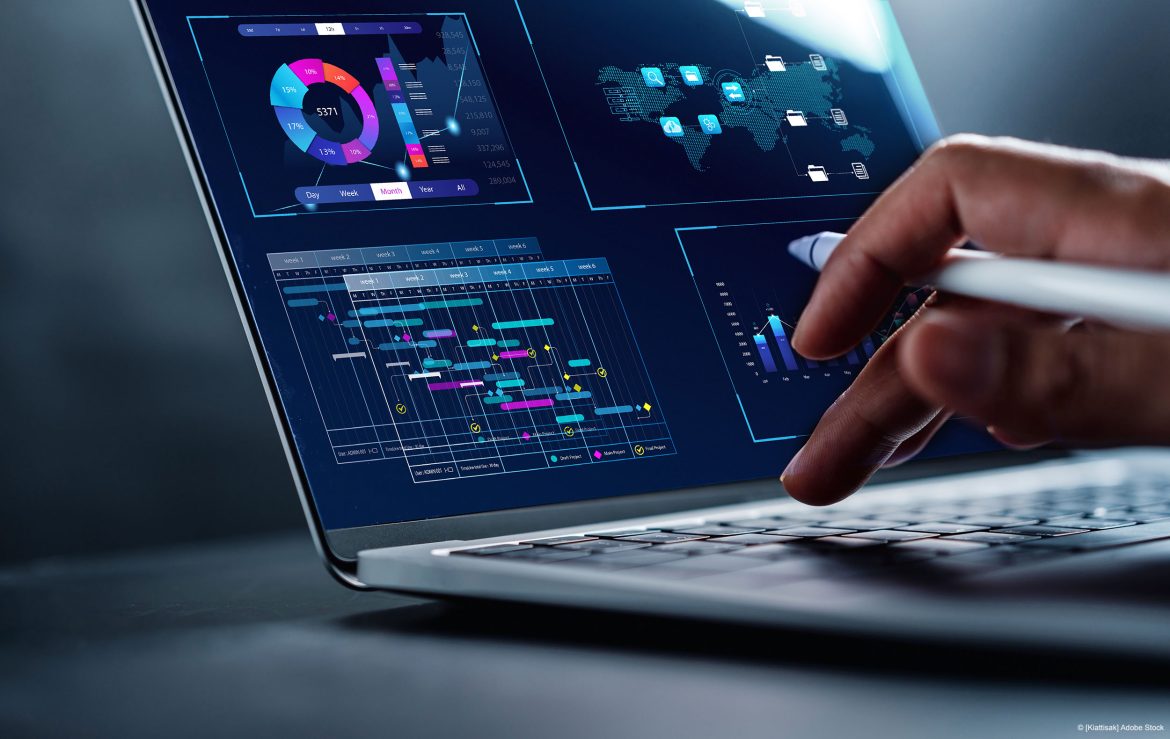 Bi Factory: data analytics e cloud infrastructure in Italia? Due case histories Bi factory